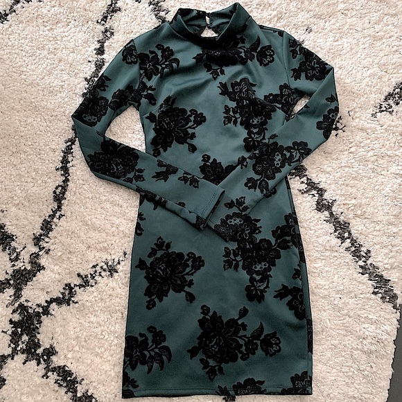 See You Monday Green Velvet Floral Turtleneck Long Sleeve Bodycon Dress XS NWOT - Picture 8 of 8